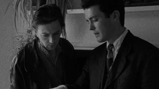 فيلم Following 1998 مترجم