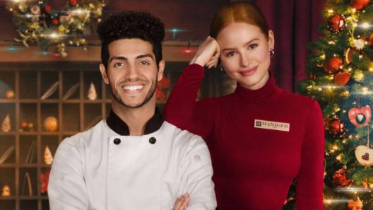 فيلم Hotel for the Holidays 2022 مترجم