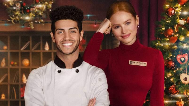 فيلم Hotel for the Holidays 2022 مترجم