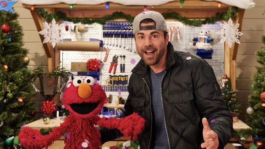 فيلم Elmo and Mark Rober’s Merry Giftmas 2025 مترجم