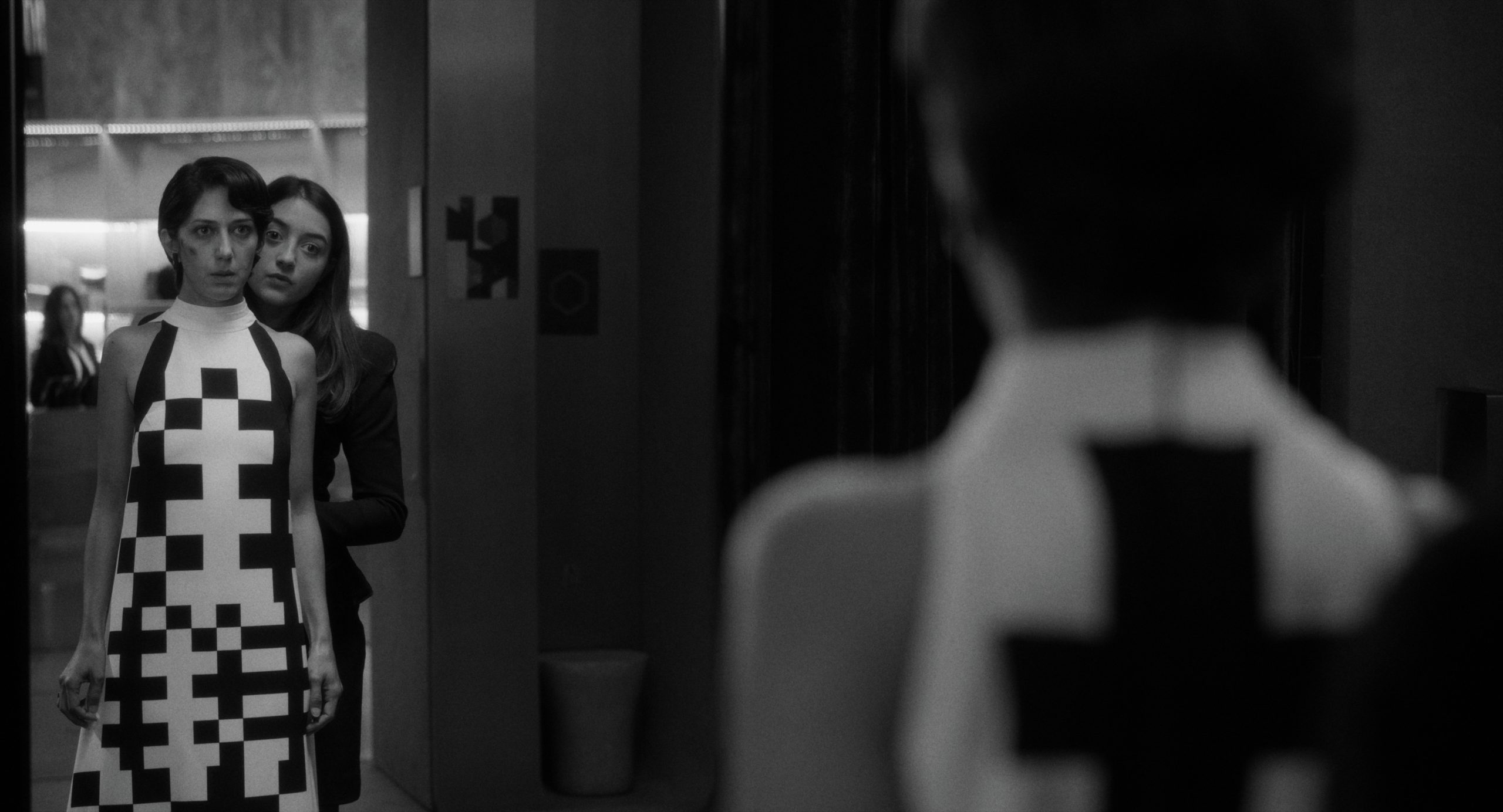 فيلم Two People Exchanging Saliva 2024 مترجم